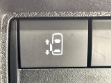 【パワースライドドア】スマートキーや運転席のスイッチでスライドドアの開閉が可能♪電動だから力を入れてドアを開ける必要が無く、小さいお子様でも、重い荷物を持っている時もラクに開け閉めできます♪