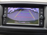 バックカメラ付き☆バックする際に後方の様子をナビ画面に表示してくれます!運転席にいながら、後方確認が出来るので、バック駐車がスムーズに行えます◎