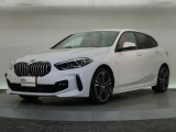 一目で伝わるBMW特有のスポーティーなプロポーションは、BMWの走行性能を生み出すのに欠かせない要因の一つです。細部まで拘りぬいたお車をぜひ一度ご覧ください!
