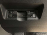 高速道路で便利な【ETC2.0】を装備しています。光ビーコン搭載で渋滞情報などナビゲーションと連動することで機能も充実いたします。他、観光施設に立ち寄るための高速料金割引サービス等もございます。