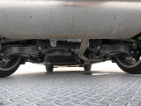 電気式4WDシステム(E-Four)を搭載。雪道などの滑りやすい路面でも安心して走行できます。