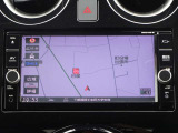 【ナビ】メモリーナビ(MM318D-W)付きです。目的地を設定すれば初めての場所でも簡単に行くことができます。もちろん音楽だって聴けちゃいます♪