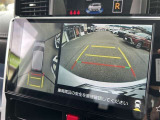 車を上からの見下ろした視点で駐車をサポートするパノラマモニターを搭載。運転席から確認しにくい車両周囲の状況を確認できます。