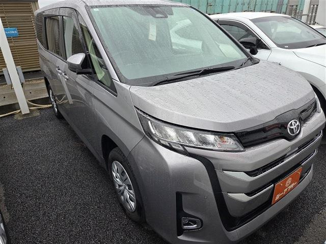ノア 2.0 X 4WD 禁煙車