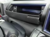 当社は購入後のアフターケアを大切にしております。納車後、1ヶ月無料点検、半年ごとにあんしん点検、12ヶ月法定点検の誘致をします。また車検までの点検をセットにした『ワンダフルパスポート』を販売中です。