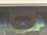 【シティブレーキアクティブシステム】低速走行中に前方の車両等を認識し、衝突しそうな時は警報とブレーキで衝突回避と被害軽減をアシスト。より安全にドライブをお楽しみいただけます。