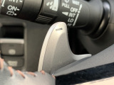■パドルシフト■ステアリングから手を離さずに、簡単にシフトチェンジ。マニュアル車感覚のシフトチェンジが愉しめます。自分の手で操縦している感が増して運転を愉しく出来る装備です!