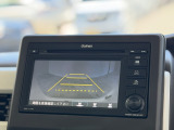 駐車時に便利なバックカメラを装備しています。