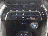 オシャレなインテリアで運転する気分も盛り上がりますよね^^
