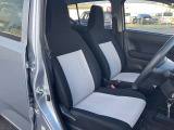 使用感のないきれいな運転席シートです!