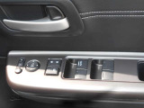 <パワーウィンドウ>運転席で全座席の窓をラクラク操作!元気なお子様やワンちゃんのイタズラも防いでいただけますよ!