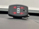 コーナーセンサーを車の前後に装備。障害物までの距離に応じて警告音を変えてお知らせ。縦列駐車時や駐車場・車庫などでの取り回しをサポートします。詳細は販売店スタッフまでおたずねください。