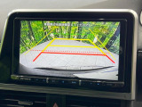 【バックカメラ】駐車時に後方がリアルタイム映像で確認できます。大型商業施設や立体駐車場での駐車時や、夜間のバック時に大活躍!運転スキルに関わらず、今や必須となった装備のひとつです!