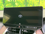 【12.3インチワイドナビ】高級感とインパクトのある大型ワイドナビを装備。各種オーディオ操作はもちろん、横長ワイド画面でのマップ2分割表示など、利便性も高いナビです♪