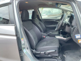 体を包み込む形のシートなので、長時間運転しても疲れません。