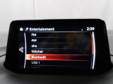 Bluetoothに接続することで、スマートフォンに入っている音楽アプリを車内で楽しめたり、通話が出来ます♪