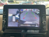 『アラウンドビューモニター』はスムーズな駐車と安全確認をサポートします。