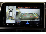 車両を上から見たような映像表示するパノラミックビューモニター付き!