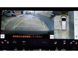 パノラミックビューモニター付きです。車両を上から見たような映像をディスプレイオーディオ画面に表示。運転席からの目視だけでは見にくい、車両周辺の状況をリアルタイムでしっかり確認できます。