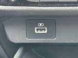運転席まえには USB充電ポート