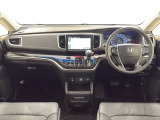★いつでも気持ちよく運転できて、使い勝手のいい収納や体をケアするシート、細部にまでこだわったインテリア♪