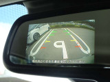 【バックモニター】車をバックさせる際に後方の様子をカーナビのモニターで確認。バック駐車を安全にスムーズに行うことができます!