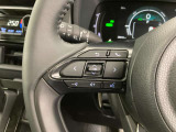 運転中、オーディオの操作をしてて、ハッとしたことはありませんか?ステアリングスイッチは、運転中でもハンドルでオーディオの操作が可能です。安全なドライブをサポートします。