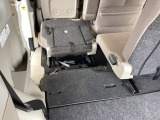 アイデア次第でいろいろな使い方ができる広くて使い勝手のいい荷室。