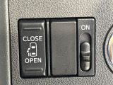 【パワースライドドア】スマートキーや運転席のスイッチでスライドドアの開閉が可能♪電動だから力を入れてドアを開ける必要が無く、小さいお子様でも、重い荷物を持っている時もラクに開け閉めできます♪
