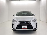 スピンドルグリルがレクサスらしさを強調します。