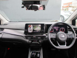 ノートオーラの運転席廻りになります。