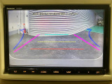 【バックモニター】ガイドライン表示機能付きバックカメラ装着車です。バックでの駐車時など後方の安全確認ができて安心安全です♪
