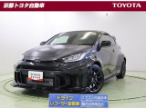 小回りがきいて、走りも爽快な【ヤリス】4WD・ターボ搭載。走りに特化したGRバージョン。TRD(GR)フルエアロです。大きく開いたフロントグリルのワイルドさには目を惹かれますね。