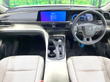 クラウンクロスオーバー 2.5 G アドバンスト レザー パッケージ E-Four 4WD 