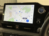 純正ナビを装備。タッチパネル式で使いやすく、お出かけもラクラクです。