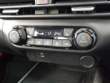 オートエアコンは簡単操作で車内を快適な温度にしてくれます! また、一度温度設定をしておけば風量の調整などを自動でしてくれますのでとっても楽チン・快適です☆