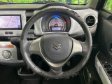 インテリアに合わせたデザインのステアリングは、運転される方のことも考え、運転しやすい形状、大きさです。是非一度、実際に触ってお確かめください。