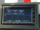 カーナビ付きです!ドライブの大切なお供です!ナビによってオーディオ関係の機能やバックカメラの有無などが変わってきます。次の写真から機能のご案内を致しますのでご覧くださいませ。