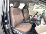 運転席シート廻りは使用感も少なく、良好な状態となっています。前オーナー様が丁寧に使っていたことがよくわかりますね。