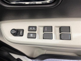 【パワーウインドウ】運転席のスイッチで、各席の窓ガラスの開閉ができます!あると便利ですよね!