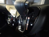【CVT】無段変速機という意味です。 オートマミッションの中でも、ギヤによる変速をしないので、その分燃費が上がり経済的☆