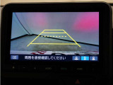 バックカメラ搭載です!車庫入れが苦手な人はもちろん、車両感覚に自信がある人にもお勧めです!見えない箇所が見えるようになるので、低い障害物や隠れてしまっている子供の存在等にも気付く事が出来ます。