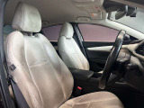 運転席も広々としており運転しやすい環境を実現しています☆室内クリーニングも実施済みです。