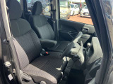 運転席、助手席共に綺麗です!
