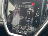 【左右独立型フルオートエアコン】運転席と助手席でそれぞれお好みの温度に設定可能。同乗者にも配慮した、快適な空調をお届け致します。