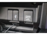 USBオーディオ用ソケットがついていますので携帯電話などを接続すれば音楽等の再生が可能です!