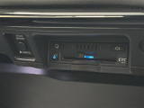 【ビルトインETC】車載器がビルトインで装備されています。有料道路の乗り降り時に停車することなくスマートに乗り入れが可能になったり、割引を受けることができる嬉しい装備です。