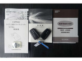 メンテナンスノート、取扱説明書付いています!おクルマの情報が、ギュッと凝縮★ 今までの整備記録が記載されている、大事な物です★
