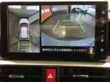 パノラミックビューモニター付きです。車両を上から見たような映像をディスプレイオーディオ画面に表示。運転席からの目視だけでは見にくい、車両周辺の状況をリアルタイムでしっかり確認できます。
