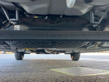 下廻りもとてもキレイな状態です、長くお乗り頂けるよう弊社はサビ腐食のない車両を厳選仕入れしています!